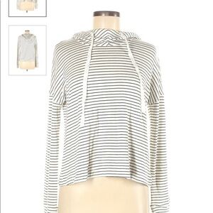 ⏰Mae M white hoody long sleeve crop loungewear top